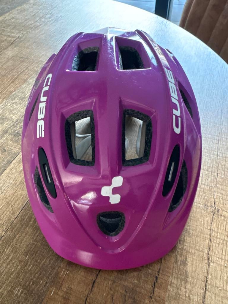 Cube Fietshelm - Paars (met Vans sticker), Ophalen of Verzenden, Gebruikt, S, Jongen of Meisje