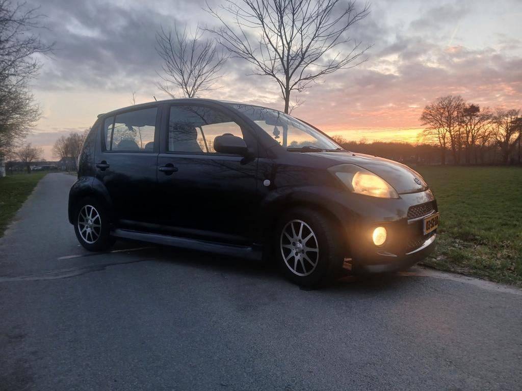 Daihatsu Sirion 1.3 2006 Zwart, Voorwielaandrijving, Stof, 4 cilinders, Zwart