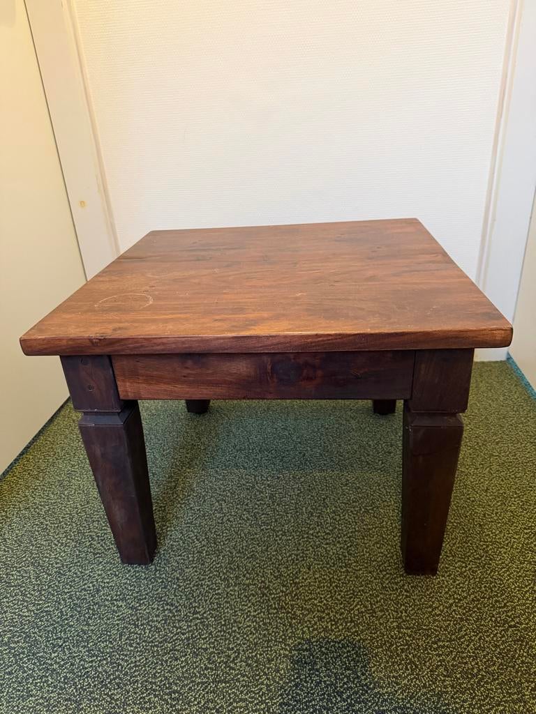 Donkerbruine eikenhouten salontafel 60x60, Ophalen, Gebruikt, 50 tot 100 cm, Minder dan 50 cm