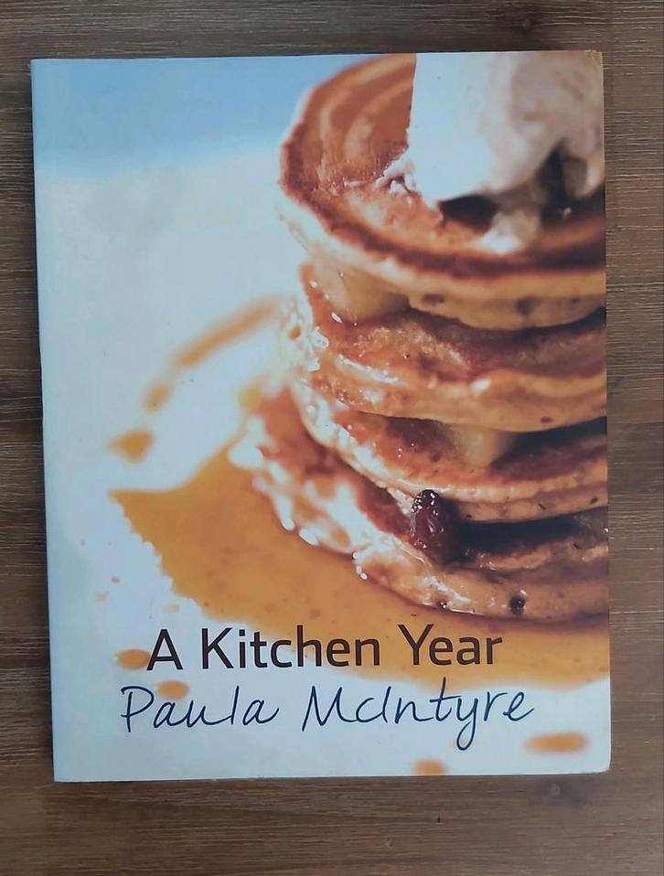 A Kitchen Year - Paula McIntyre - kookboek engelstalig, Boeken, Kookboeken, Zo goed als nieuw, Ophalen of Verzenden