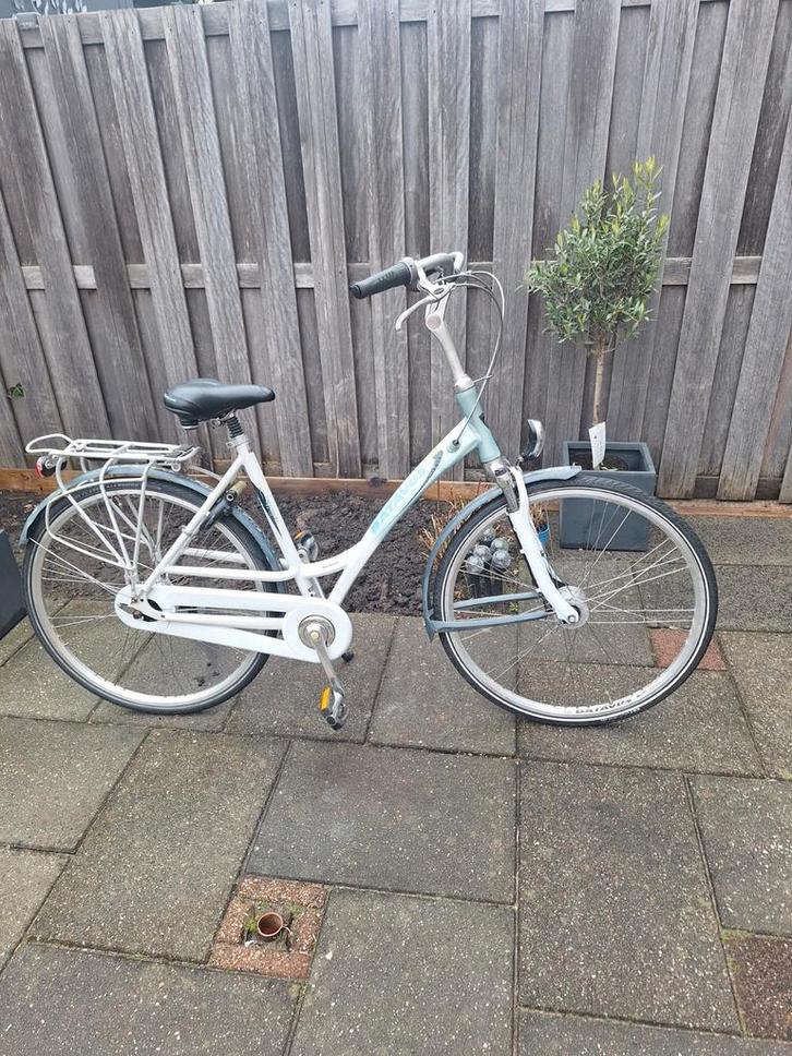 Dames stad fiets Batavus Intermezzo, Fietsen en Brommers, Fietsen | Dames | Damesfietsen, Zo goed als nieuw, Batavus, Ophalen of Verzenden