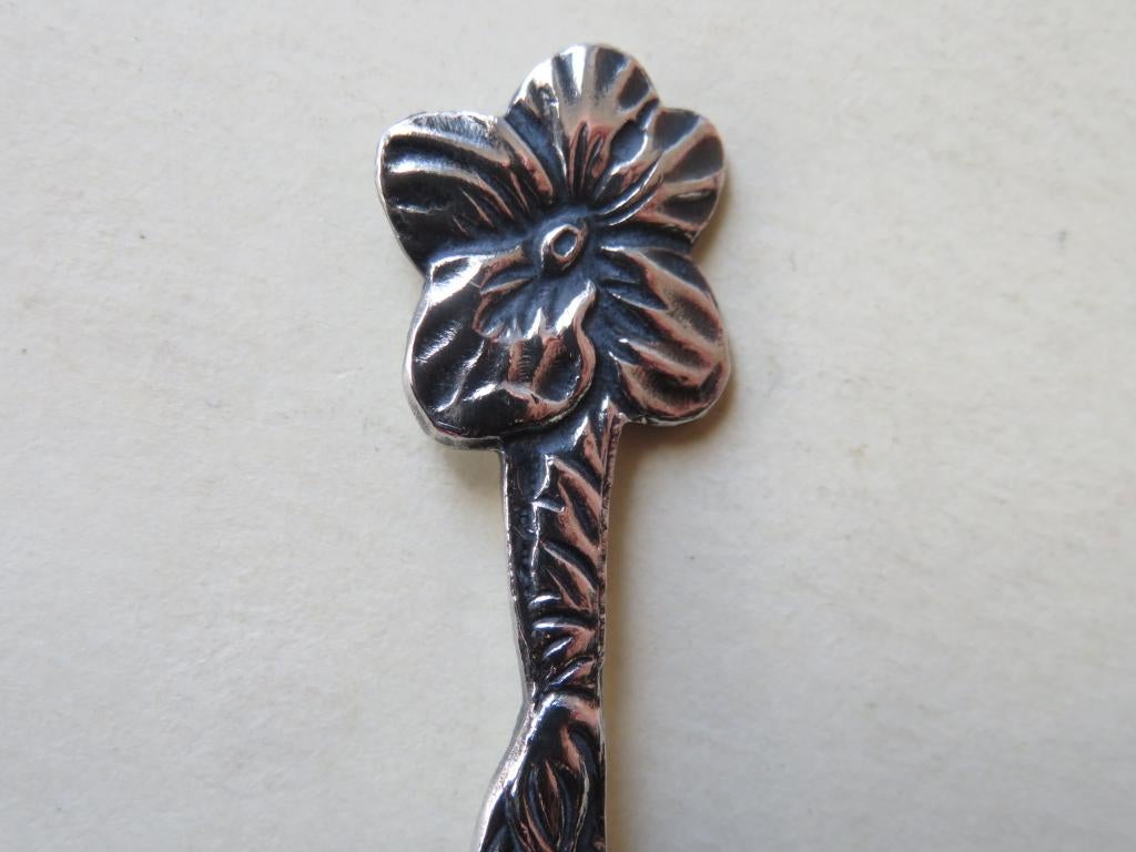 Zilveren Douwe Egberts lepeltje Bosviooltje dubbelzijdig, Antiek en Kunst, Antiek | Goud en Zilver, Verzenden, Zilver