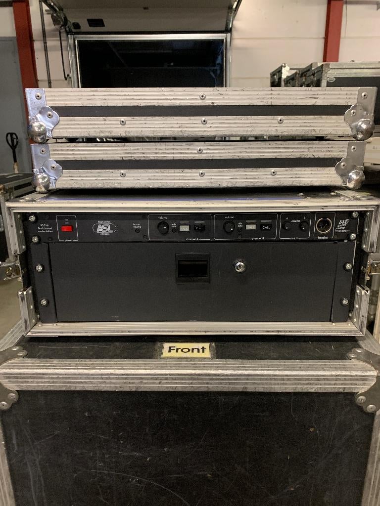 Intercom set // in Case 19" 4 units, Ophalen, Gebruikt, Licht