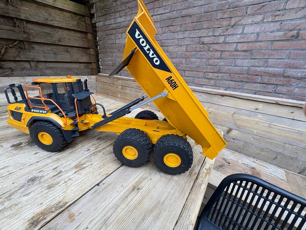 Bruder Volvo kiepwagen, Ophalen, Gebruikt