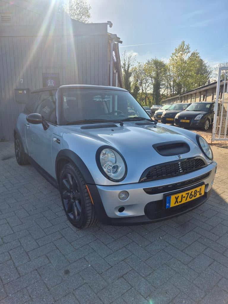Mini Cooper S 2005 Grijs NIEUWE APK, Auto's, Stof, 4 stoelen, 49 €/maand, Handgeschakeld