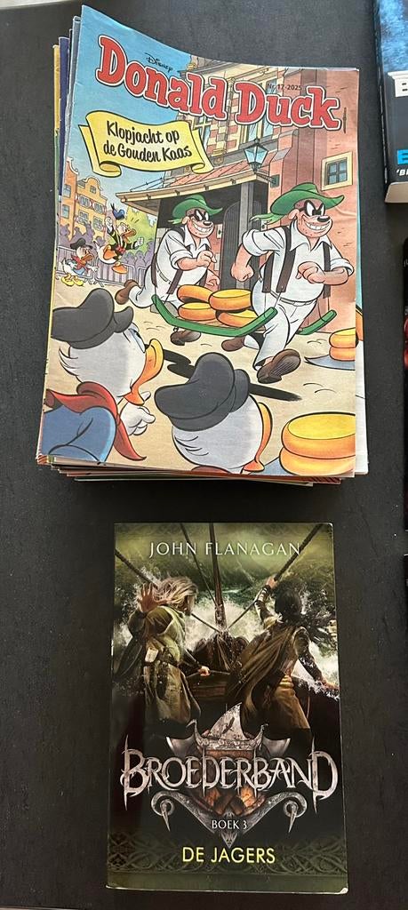 Donald Duck strips en pockets, div. boeken en nerfs, Boeken, Meerdere comics, Ophalen of Verzenden, Zo goed als nieuw, Europa