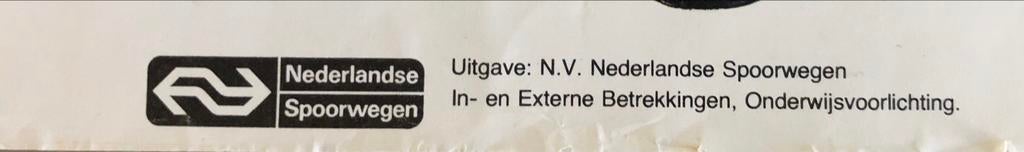NS 3737 poster en poster met treinen door de jaren heen, Verzamelen, Ophalen of Verzenden, Gebruikt, Trein, Kaart of Prent