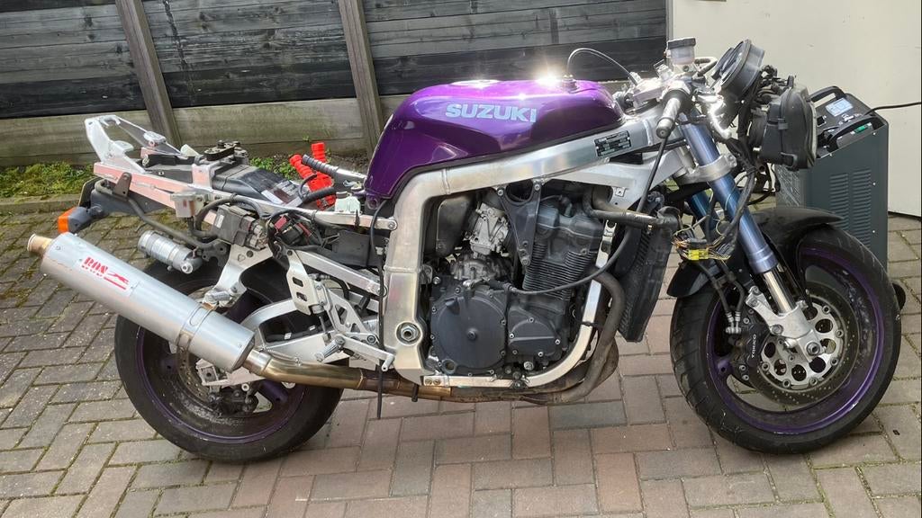 Suzuki GSXR 750 mag weg in onderdelen of in zijn geheel, Ophalen, Gebruikt