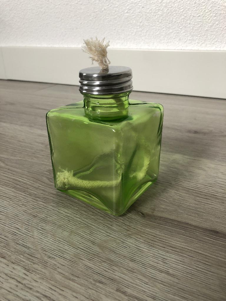 Nieuwe groene glazen olielamp, Huis en Inrichting, Lampen | Tafellampen, Ophalen, Nieuw, Glas, Minder dan 50 cm