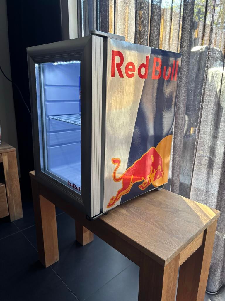 RedBull mini koelkast - Zo goed als nieuw, Zonder vriesvak, Ophalen of Verzenden, Minder dan 45 cm, Minder dan 85 cm