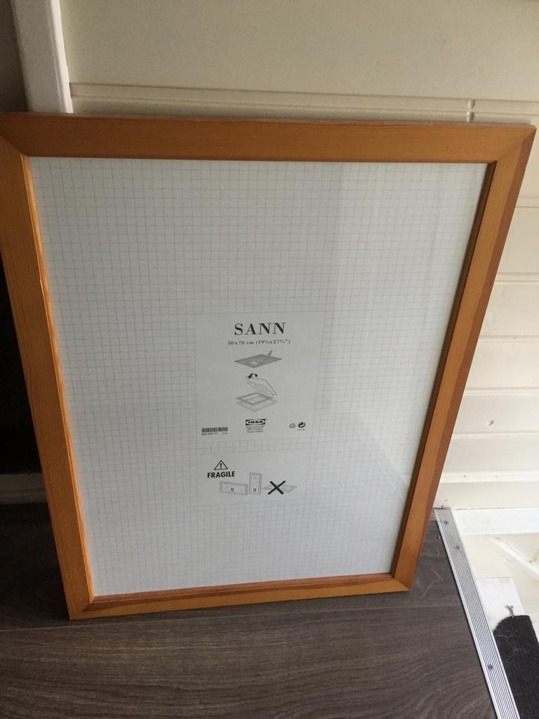 Wissellijst met houten lijst (Ikea), Ophalen, Minder dan 50 cm, 50 tot 75 cm, Zo goed als nieuw