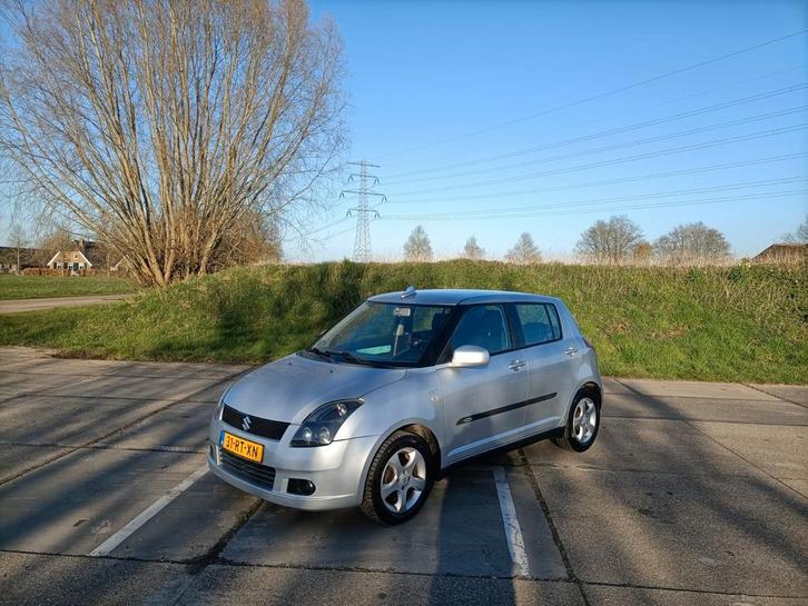 Suzuki Swift 1.5  nieuwe apk, Auto's, Suzuki, Bedrijf, Swift, ABS, Airbags, Airconditioning, Bluetooth, Centrale vergrendeling