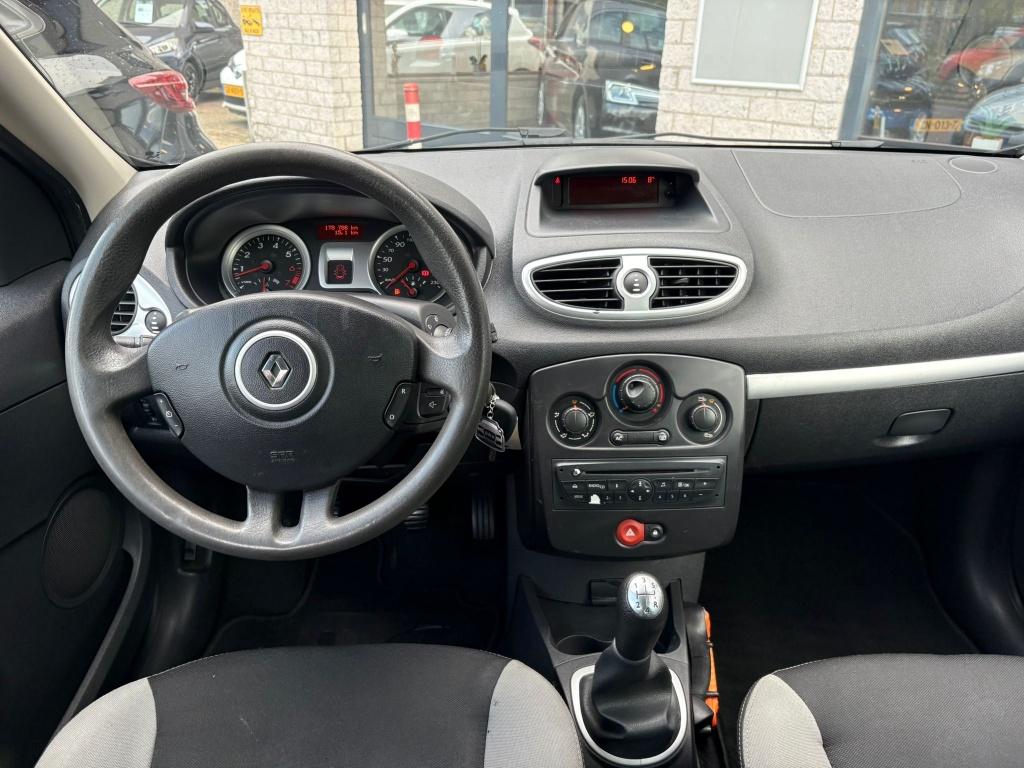 Renault Clio Estate 1.2-16V Airco Nieuwe apk Banden NAP, Auto's, Voorwielaandrijving, Euro 5, 535 kg, Gebruikt