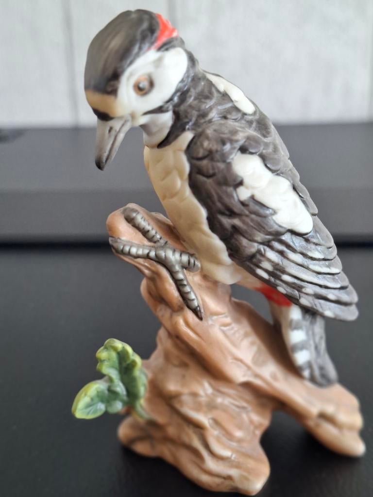 GOEBEL JAARVOGEL 1997 BONTE SPECHT, Verzamelen, Beelden en Beeldjes, Zo goed als nieuw, Dier, Ophalen