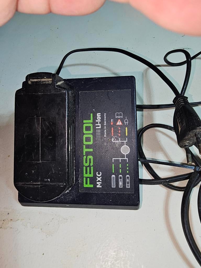 Festool MXC oplader met BP-XS accu, Ophalen of Verzenden, Gebruikt, Minder dan 400 watt, Boor- en Schroefmachine