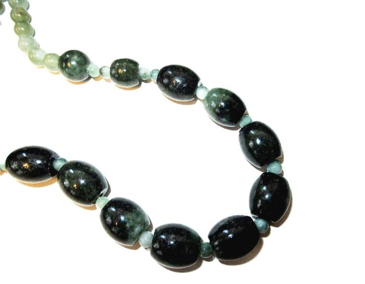 Chrysopraas en Lichtgroene Natuurstenen kralen Halsketting., Sieraden, Tassen en Uiterlijk, Kettingen, Zo goed als nieuw, Steen of Mineraal