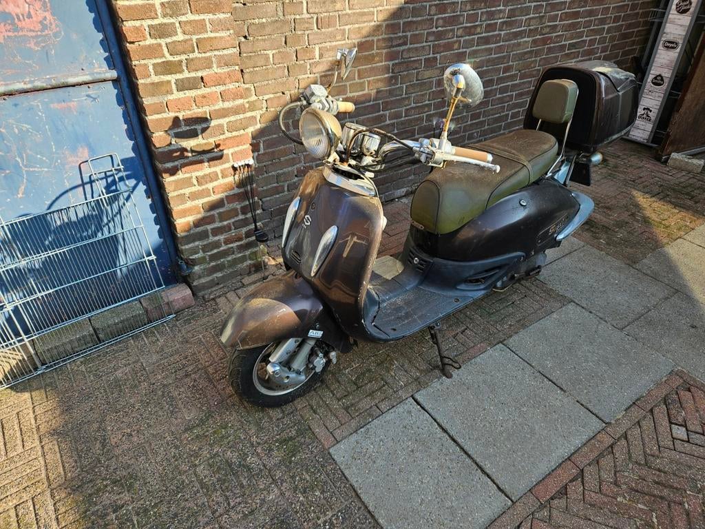 Twee scooters voor opknap, Ophalen