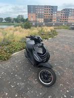 Piaggio zip 2023, Fietsen en Brommers, Scooters | Piaggio, Ophalen, Zo goed als nieuw, Benzine, Zip