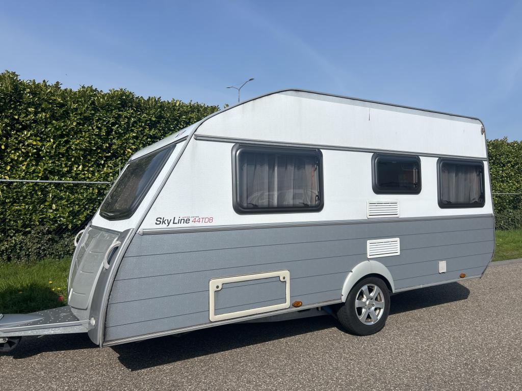 Kip Sky Line 44 TDB 2007 FRANS BED VLOERVERWARMING, Caravans en Kamperen, Standaardzit, Kip, A.G. Bellstraat 4 7903 AD Hoogeveen