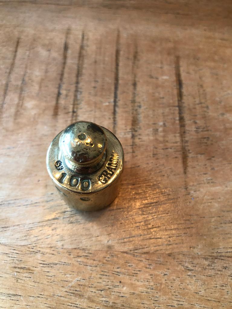 Antiek messing knopgewicht 100 gram, Antiek en Kunst, Ophalen of Verzenden