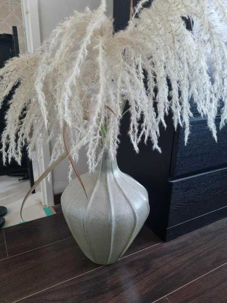 Mooie decoratieve vaas, zilver/grijs kleurige, Huis en Inrichting, Woonaccessoires | Vazen, Zo goed als nieuw, Overige kleuren