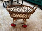Vintage Rieten Wandelwagen voor Poppen, Ophalen, Gebruikt, Jongen of Meisje