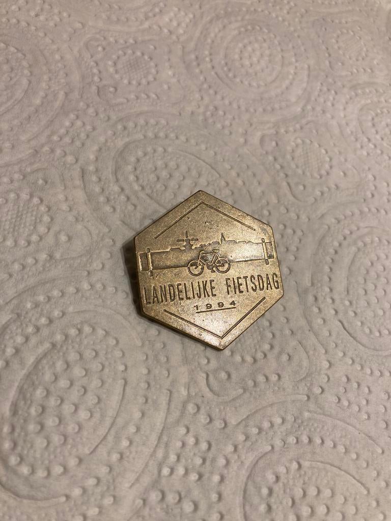 Broche fietsdag, Ophalen of Verzenden, Zo goed als nieuw, Overige materialen