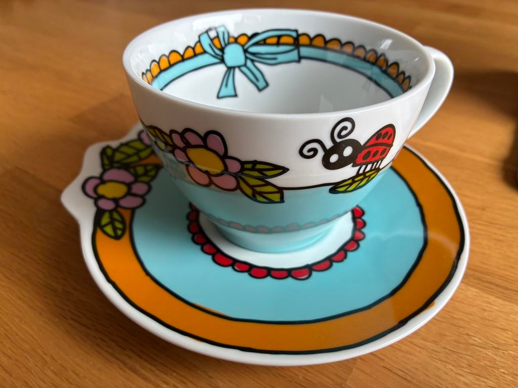 Babette kop en schotel, Huis en Inrichting, Keuken | Servies, Ophalen, Zo goed als nieuw, Overige stijlen, Kop(pen) en/of Schotel(s)