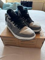 Nike Air Jordan 1 Mid SE DM3529 004 - Maat 42,5, Kleding | Heren, Schoenen, Overige kleuren, Ophalen of Verzenden, Sneakers of Gympen