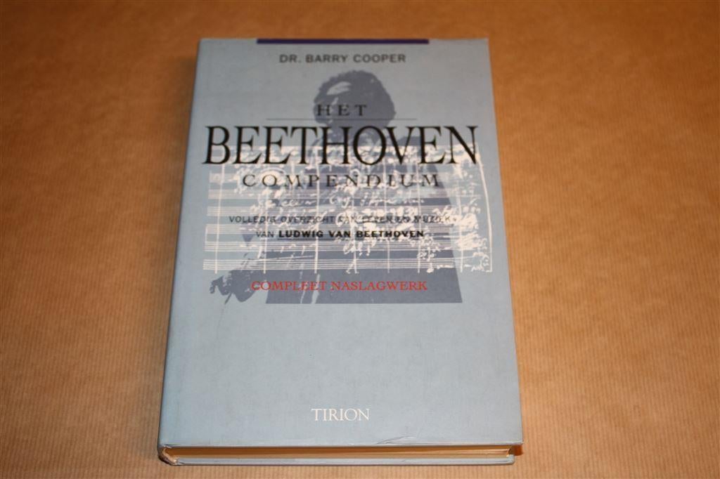 Het Beethoven compendium. Volledig overzicht...., Boeken, Muziek, Zo goed als nieuw, Artiest, Ophalen of Verzenden
