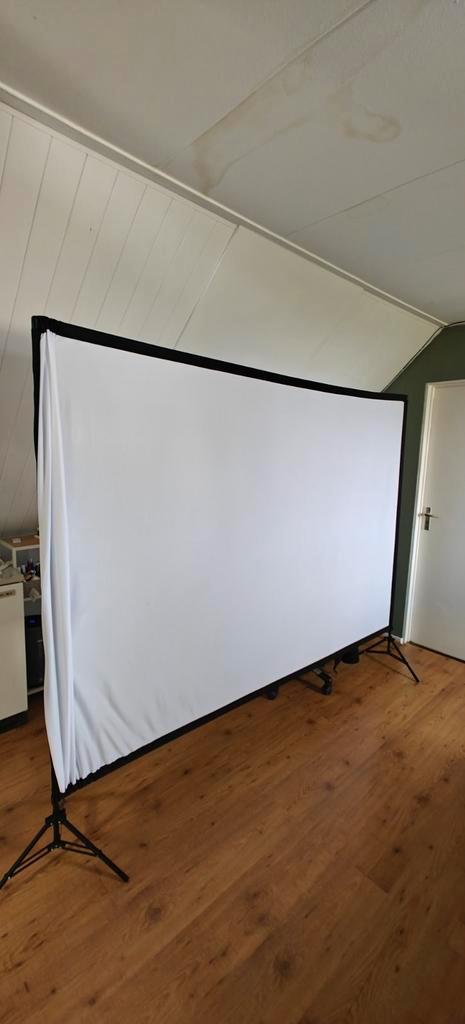 Projectiescherm 170x270cm (kan kleiner), Audio, Tv en Foto, Projectieschermen, Zo goed als nieuw, Handmatig, Ophalen