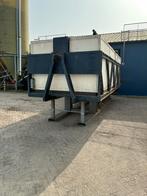 Haakarm container/vis transport/viskweektanks, Ophalen