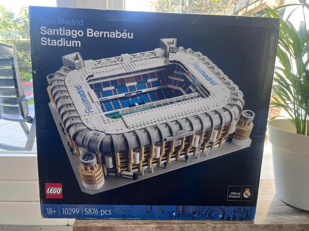 LEGO 10299 – Santiago Bernabéu stadion, Ophalen of Verzenden, Zo goed als nieuw