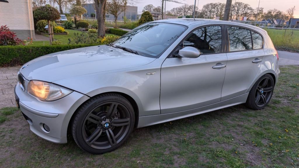 Bmw 130i automaat met flippers bj2006, Auto's, Automaat, Achterwielaandrijving, 2996 cc, 6 cilinders