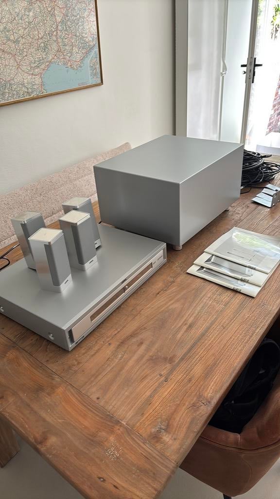 Loewe basbox met speakers en receiver, Audio, Tv en Foto, Home Cinema-sets, 70 watt of meer, Zo goed als nieuw, Overige spelers