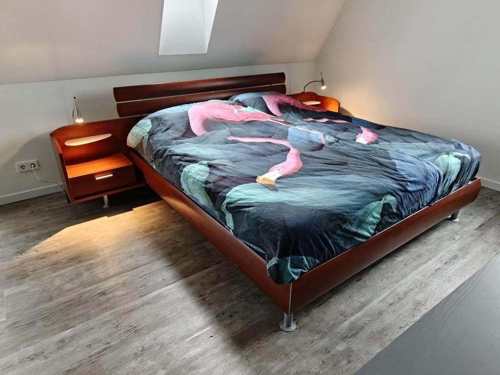 Slaapkamer | Complete Set | 210x180 | Kast/Commode/Spiegel, Huis en Inrichting, Ophalen, Gebruikt, Tweepersoons, Modern - Kersenhout - Design