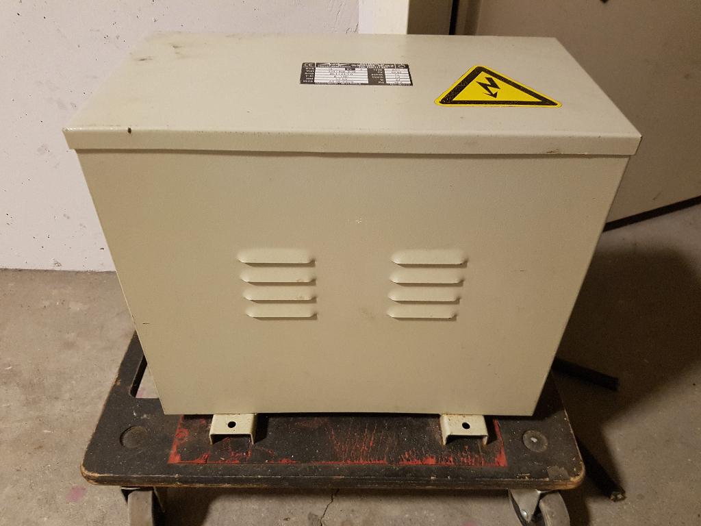 Transformator 220 volt naar 400 volt, Ophalen, Zo goed als nieuw, Overige typen