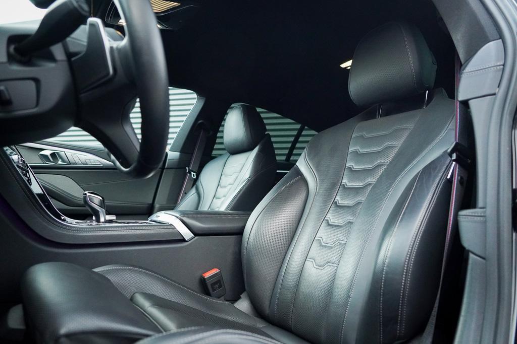 BMW 8-serie Gran Coupé M850i xDrive High Executive / Drive, Auto's, BMW, Automaat, Lichtsensor, Gebruikt, 4395 cc
