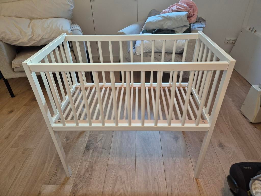 Witte houten wieg 80x40cm, Kinderen en Baby's, Babywiegjes en Ledikanten, Ophalen of Verzenden, Gebruikt, Wieg