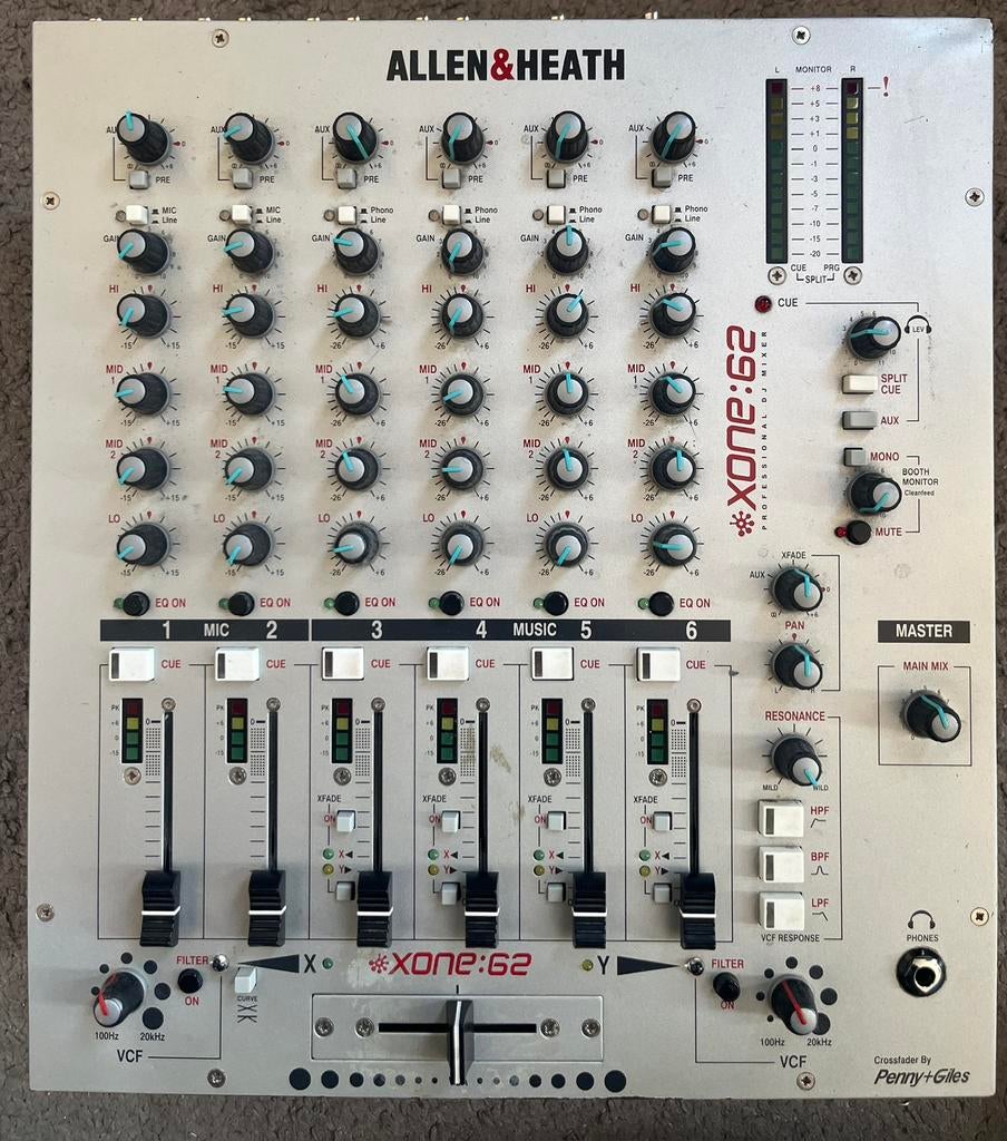 Allen & Heath Xone:62 – analoge DJ mixer / techno house, Muziek en Instrumenten, Ophalen, Gebruikt, 5 tot 10 kanalen, Microfooningang