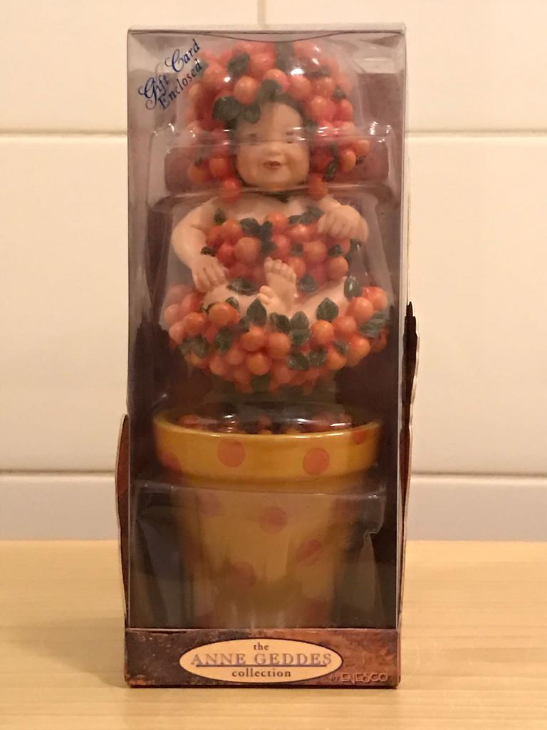 Anne Geddes beeldje babies grow with love, Verzamelen, Beelden en Beeldjes, Ophalen of Verzenden, Nieuw, Mens