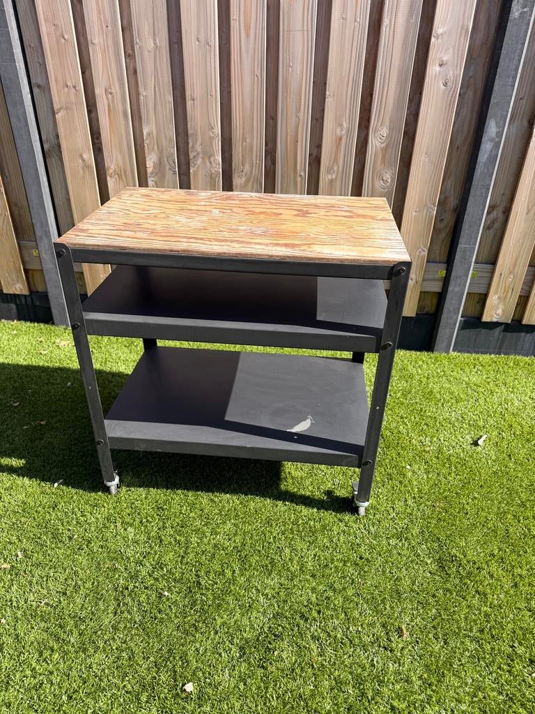 Roltafel met houten blad en wielen | koffie tafel | keuken, Ophalen, Zo goed als nieuw