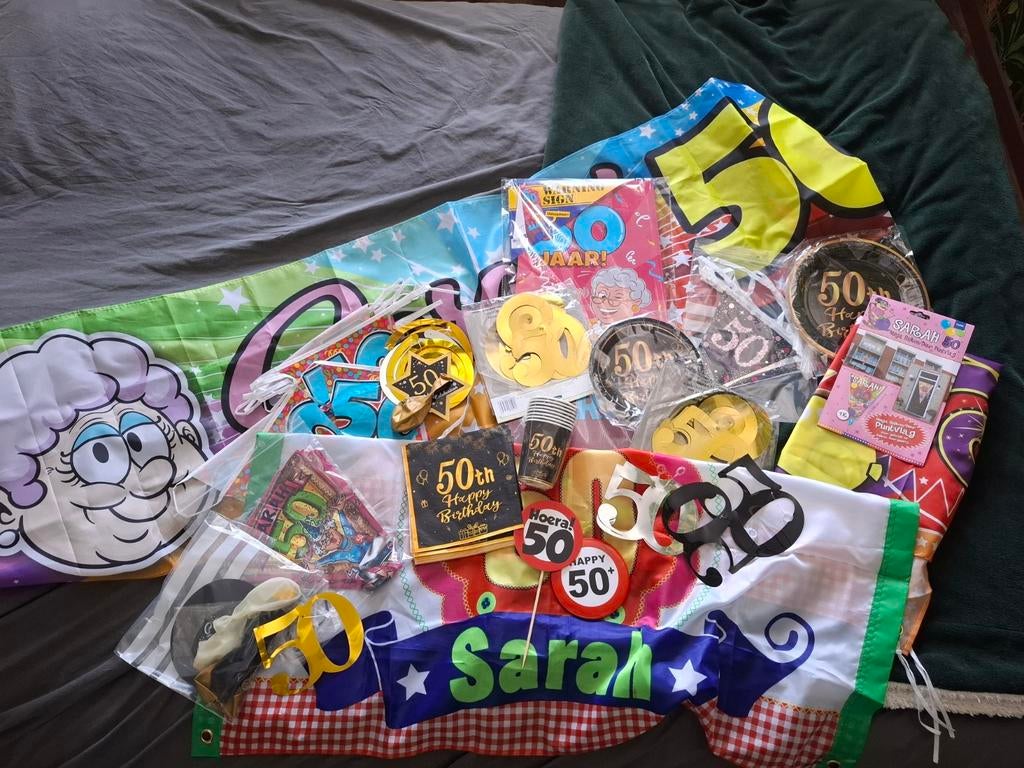 Sarah 50 jaar versiering compleet!!, Ophalen of Verzenden, Zo goed als nieuw, Versiering, Abraham of Sarah