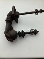 Antieke gietijzeren deurklopper in handvorm, Ophalen of Verzenden