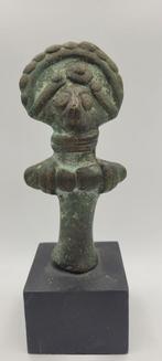 Oud bronzen beeld op voetstuk, Syro-Hettitisch?, Ophalen