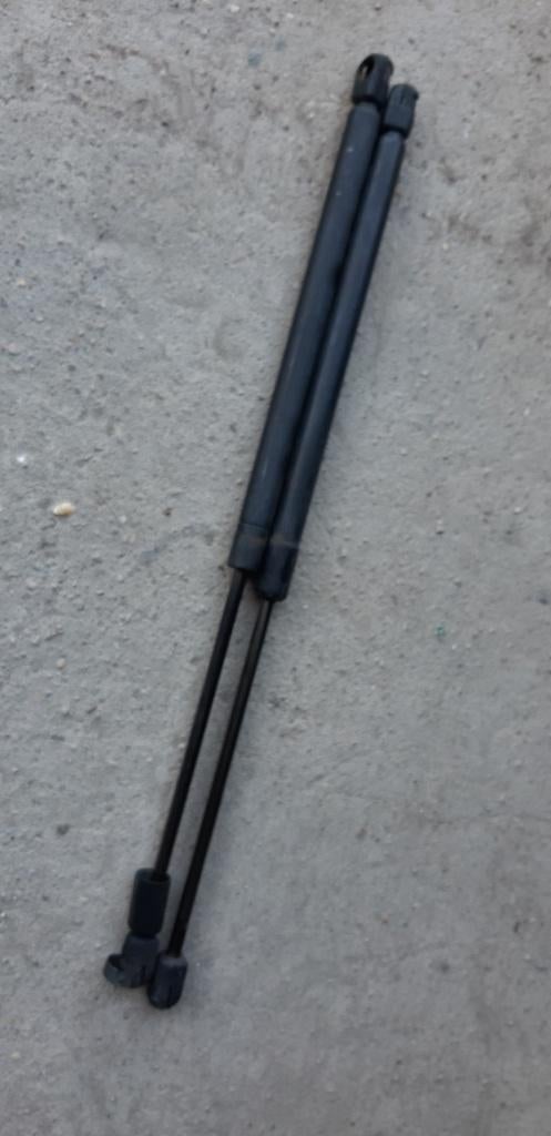 Setje gasveren vd achterklep Micra 2004, Ophalen of Verzenden