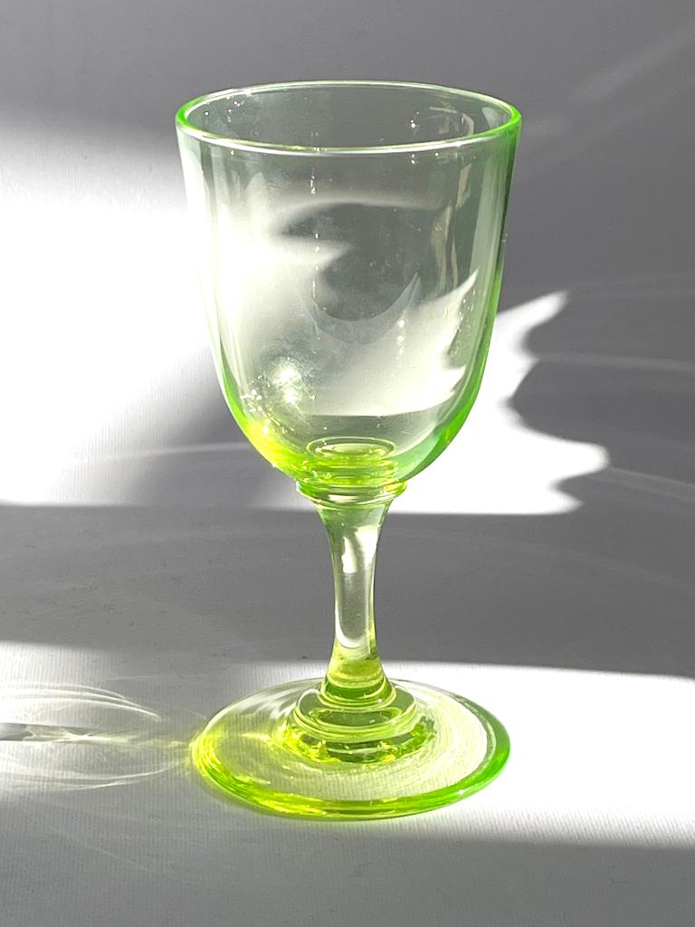Vaseline Uranium Annagroen glass Wijnglas pontil 19e eeuw, Antiek en Kunst, Antiek | Glas en Kristal, Ophalen of Verzenden