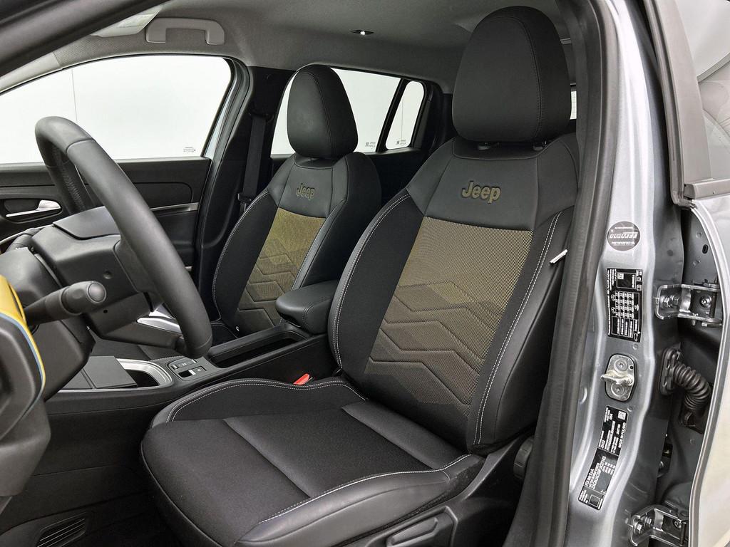 Jeep Avenger 1st Edition 54 kWh | Navigatie | Parkeersensore, Gebruikt, 156 pk, Leder en Stof, Origineel Nederlands