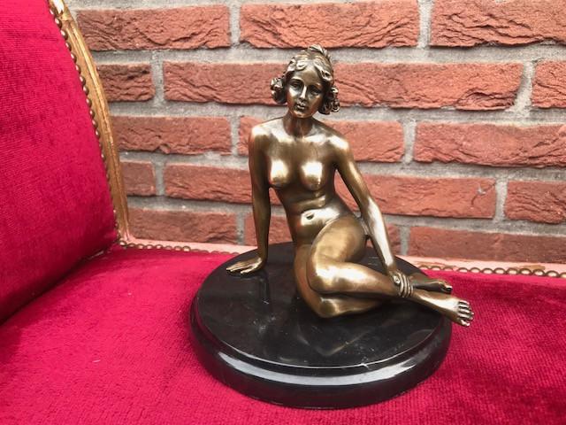 bronzen beeld, ontspannend zittend naakt, MARGRET, Ophalen of Verzenden, Brons