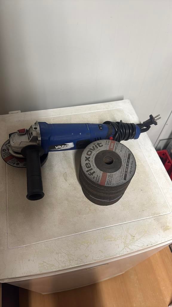 Varo slijpmachine met slijpschijven, Ophalen of Verzenden, Zo goed als nieuw, Minder dan 700 watt, Werkbankslijpmachine
